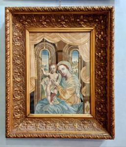 Madonna con bambino in tessuto ricamato XIX secolo