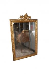 Grande specchiera francese dorata foglia oro del 1800 stile Luigi XVI con cimasa 