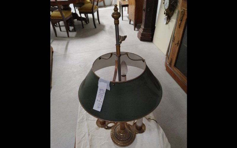 Gilt bronze Bouillotte lamp with lacquered iron lampshade