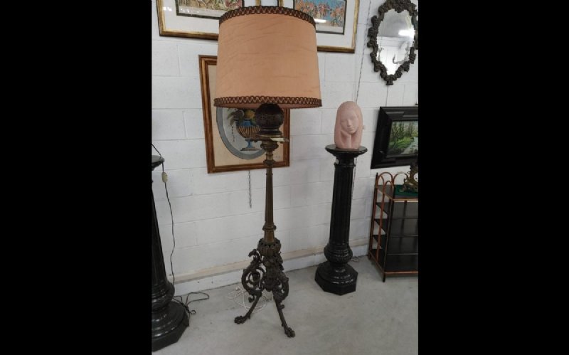 Importante lampada da terra in bronzo in stile Barbedienne - Francia, XIX secolo