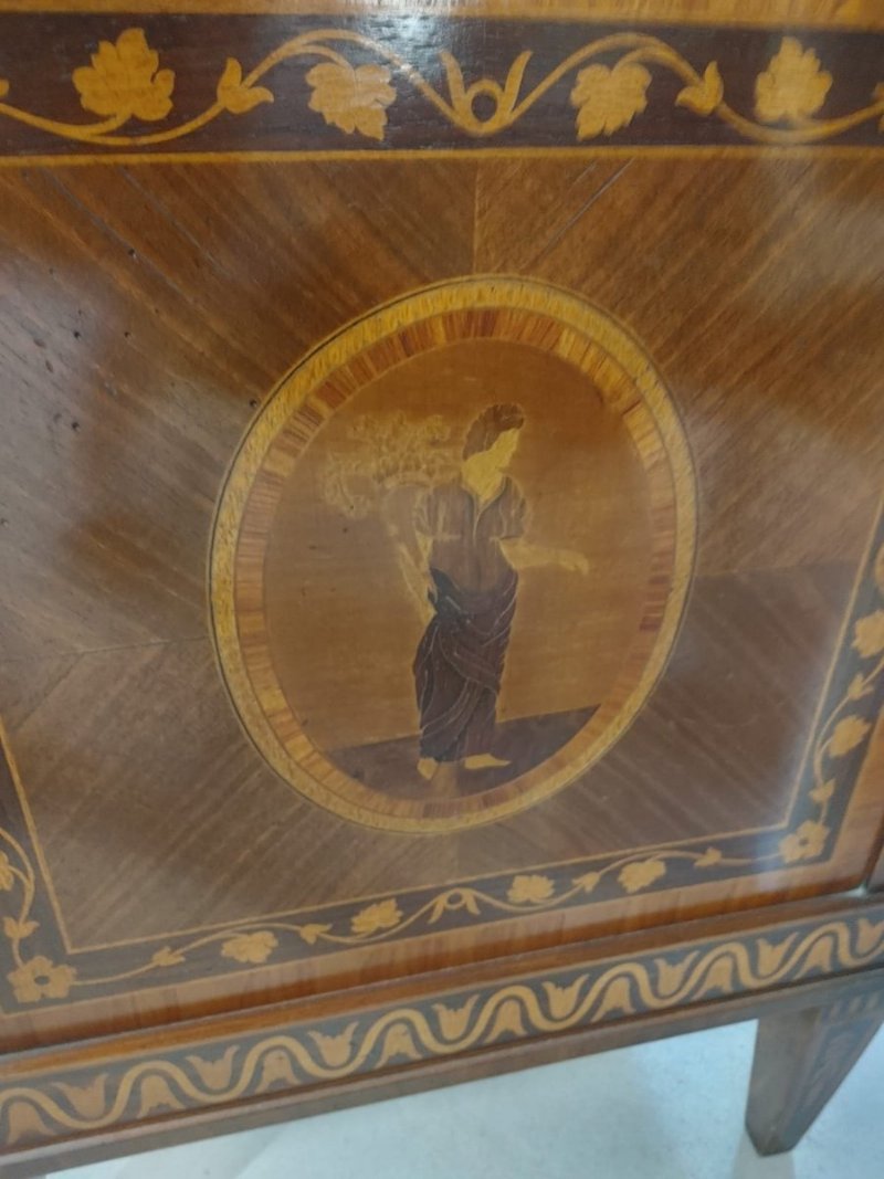 Commode style Louis XVI incrustée de palissandre et bois précieux - Foto 7
