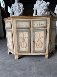 Venetian lacquered sideboard 147x48x108H