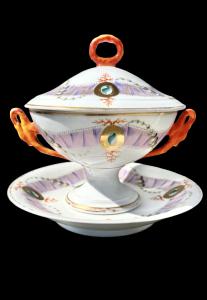 Maternity cup with saucer in porcelain decorated with marine themes.