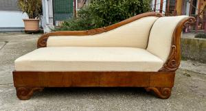 AUTHENTISCHE ANTIKE CHAISE LONGUE DORMEUSE aus Nussbaumholz, Karl X. Frühes 19. Jahrhundert