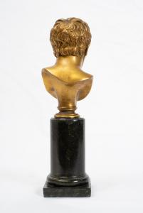 Ancienne sculpture en bronze doré représentant Napoléon sur une base en marbre vert antique. XIXe siècle. - Foto 5