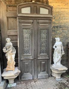 DARS345 - N. 4 statue in pietra artificiale, misure cm L 35 x H 120