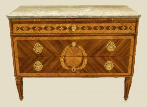 Louis-XVI-Kommode, furniert und intarsiert mit Palisander- und Rosenholz, Piemont, letztes Viertel des 18. Jahrhunderts