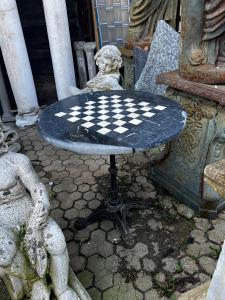 TAV338 - Cast iron coffee table with marble top, chess game, 19th century, dimensions W 72 x H 75