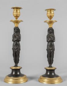 Coppia di candelieri Carlo X in bronzo dorato e brunito, Francia secolo XIX