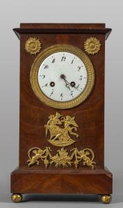 Orologio Impero in mogano e bronzo dorato, secolo XIX