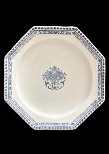 Octagonal majolica plate. Rouen, France.
