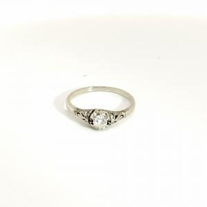 ANELLO SOLITARIO CON DIAMANTE MONTATO SU ORO 