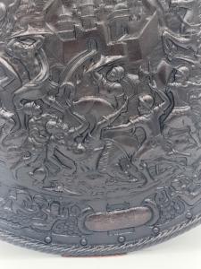 ESCUDO EM RELEVO - A BATALHA DE BABILÔNIA - Foto 7
