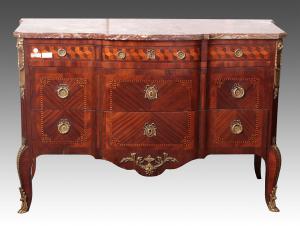 Cassettone francese stile Transizione del 1800 intarsiato in mogano con marmo e bronzi