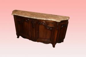 Magnífica e grande credenza em estilo provençal do século XIX com tampo em mármore branco venato.