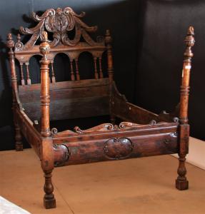 Letto del 1700 intagliato