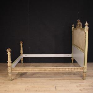 Lacquered Italian double bed in the Louis XVI style from the 20th century - Foto 9