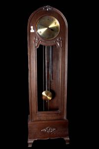 Deutsche Deco-Stil Standuhr aus geschnitzter Eiche
