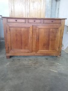 Kirschholz-Credenza aus dem 19. Jahrhundert mit zentraler Schublade, L156xB56xH109, gesetzliche Gewährleistung