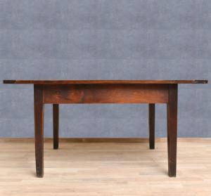 Mesa de nogueira do início de 1800