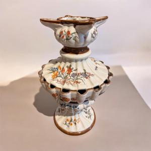 VENDUTA Rara tulipaniera in maiolica , manifattura Antonibon Nove di Bassano , XVIII secolo