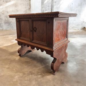 Piccola credenza da appoggio, Italia centrale, fine XVI secolo