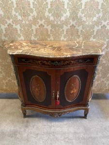 Anrichte mit Marmorplatte, 120 × 45x106h