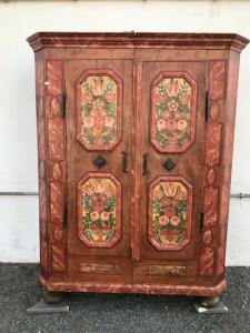 Lackierter/bemalter Schrank mit floralen Motiven - Restauriert (in Arbeit)_car 2688