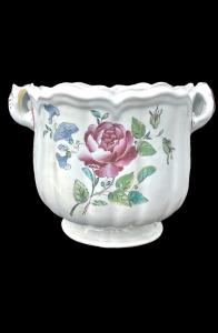 Vaso cache-pot in maiolica con decoro alla rosa.Strasburgo.