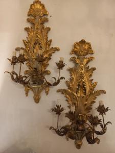 Coppia di appliques in legno dorato