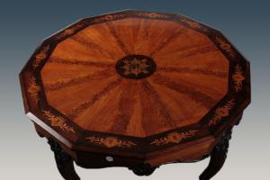 Mesa francesa do século XIX, estilo Carlos X, dodecagonal