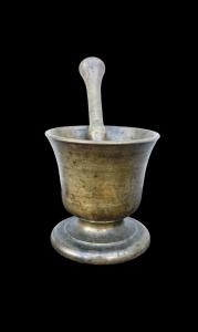Bronze mortar in goblet shape with round base.