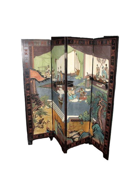 Elegante biombo chinês do início do século XX, ricamente decorado.