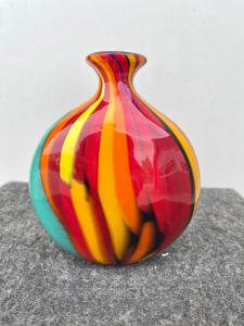 Vaso in vetro sommerso a strisce verticali policrome.Manifattura Seguso Viro.Murano.