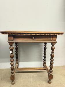 Antique 19th-century walnut writing desk, 75x80x50 cm