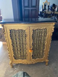 Goldene Anrichte mit schwarzem Marmor, 120x40x125h