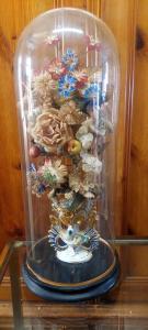Antica Campana in vetro soffiato vaso in ceramica e fiori di stoffa XIX sec.