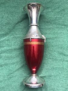 Vaso em prata e esmalte no estilo Art Deco.