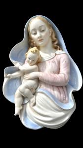Keramikplakette, die die Madonna mit Kind darstellt. Toskanische Manufaktur.