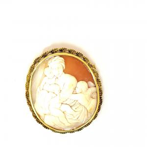Spilla in oro con cameo