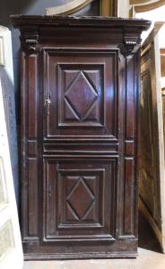 stip215 - Walnut cupboard, 17th century, Piedmont, measures cm W 115 x H 229