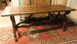 TAV288 - Mesa em carvalho e nogueira, século XIX, cm C 190 x A 90 x L 66