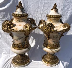 Par de jarrones de mármol y bronce dorado. Fundición Susse Frères, París, siglo XIX. - Foto 6