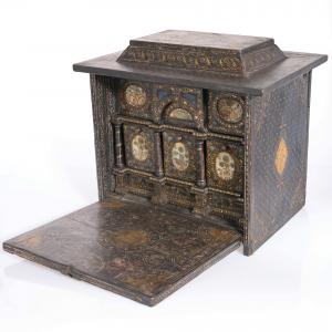 Münzschrank aus Ebenholz, Damaszener-Dekor mit Perlmuttintarsien, Venedig, 16. Jahrhundert