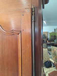 Late 18th-century cherry wood wardrobe - Foto 5