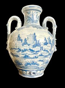 Große Hydria aus Majolika mit türkisfarbenem Dekor, Architekturen und Pflanzenmotiven. Manufaktur Massa, Neapel.