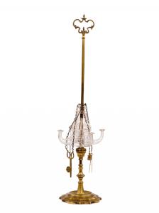 Bronzene und gläserne Lampe