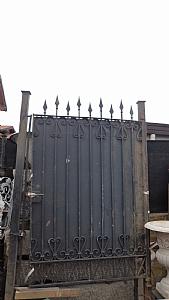 Portão pequeno de 1 folha da época de 1800