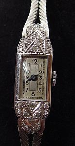 Orologio da polso per donna in oro bianco e diamanti taglio brillante