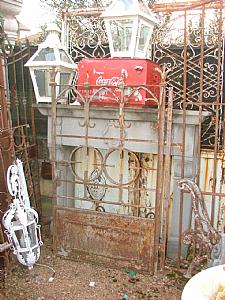 SMALL GATE WITH FRAME